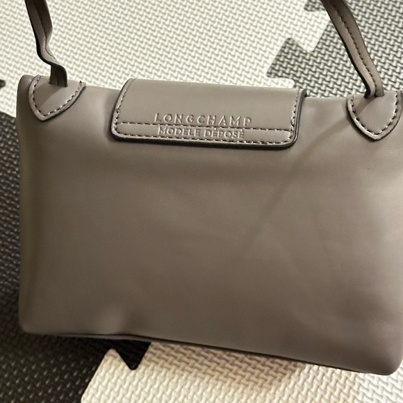 Genuine leather bag in great condition, used couple times - Picture 3 of 4